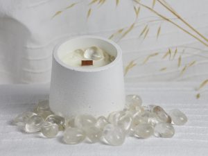 Vela de soja de flor de loto con cuarzo cristal decorativo